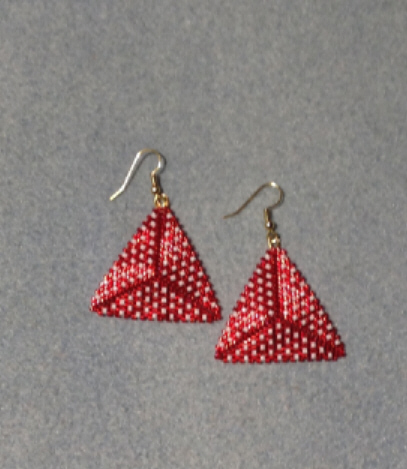 Triangle Peyote jj0016 polka dot red white.jpg